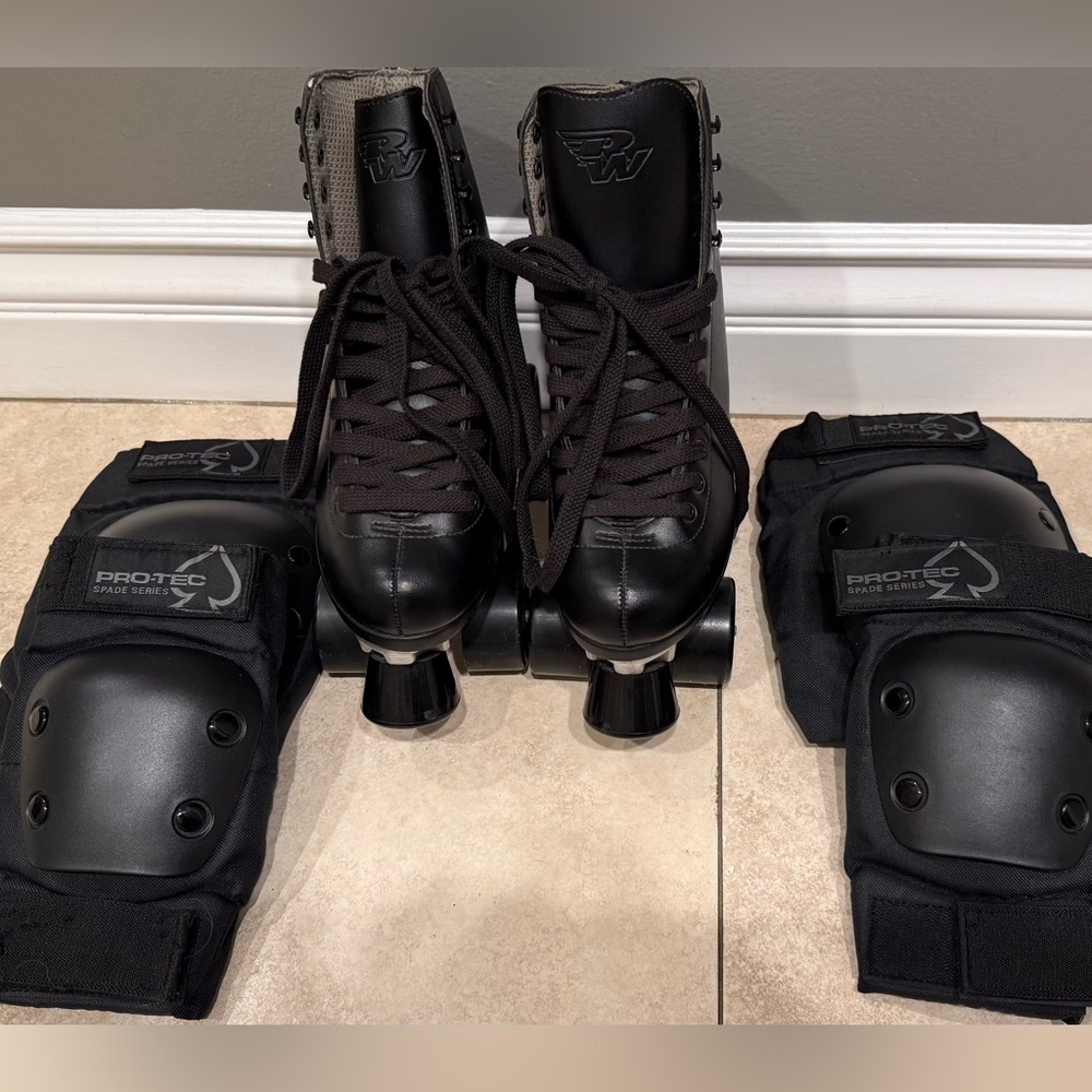 SOLD❌Riedell Black Wave Quad Roller Skates❌Indoor/Outdoor❌Black Protective Pads❌